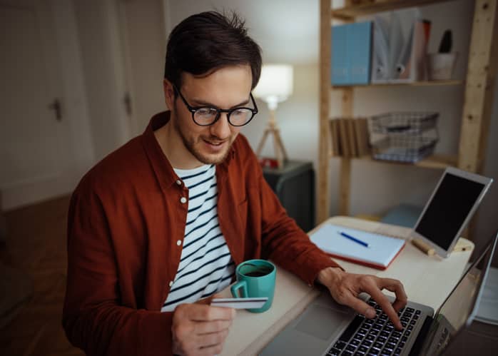 A manager ordering an Emotional Intelligence online course.