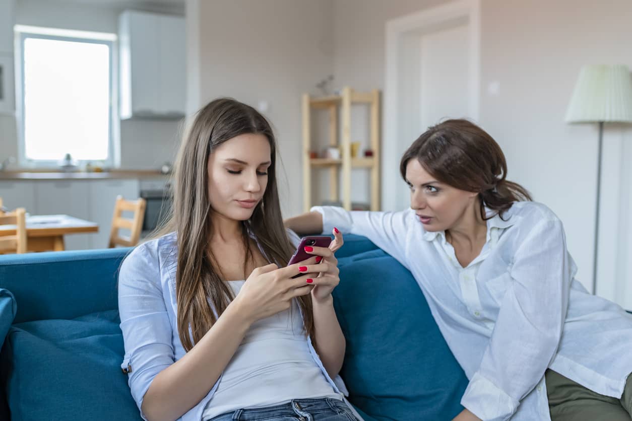 A grown daughter ignoring her mother disrespectfully