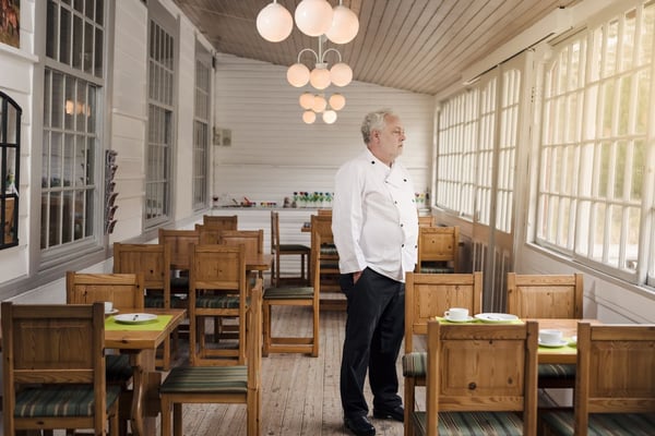 An empty restaurant during COVID-19